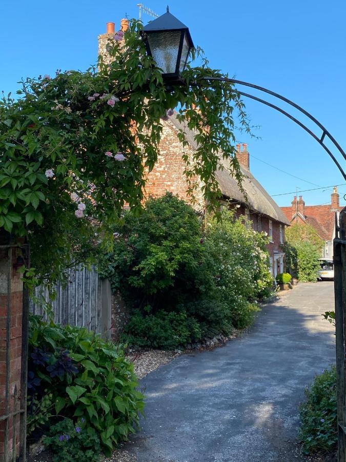 7 Salisbury Street B&B Cranborne Exterior foto
